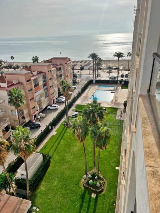 Bonito Atico En Primera Linea De Playa Con Piscina Fuengirola Luaran gambar