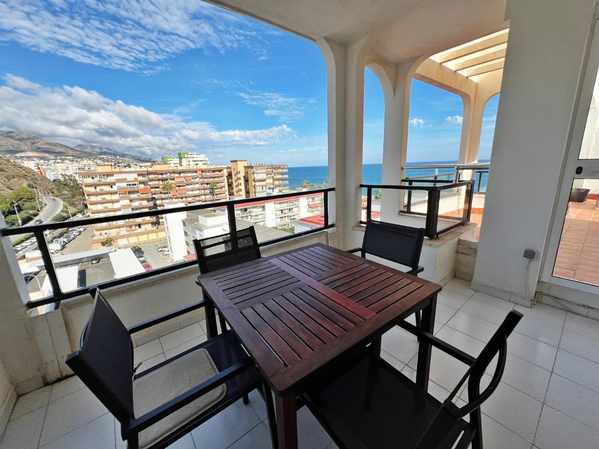 Bonito Atico En Primera Linea De Playa Con Piscina Fuengirola Luaran gambar